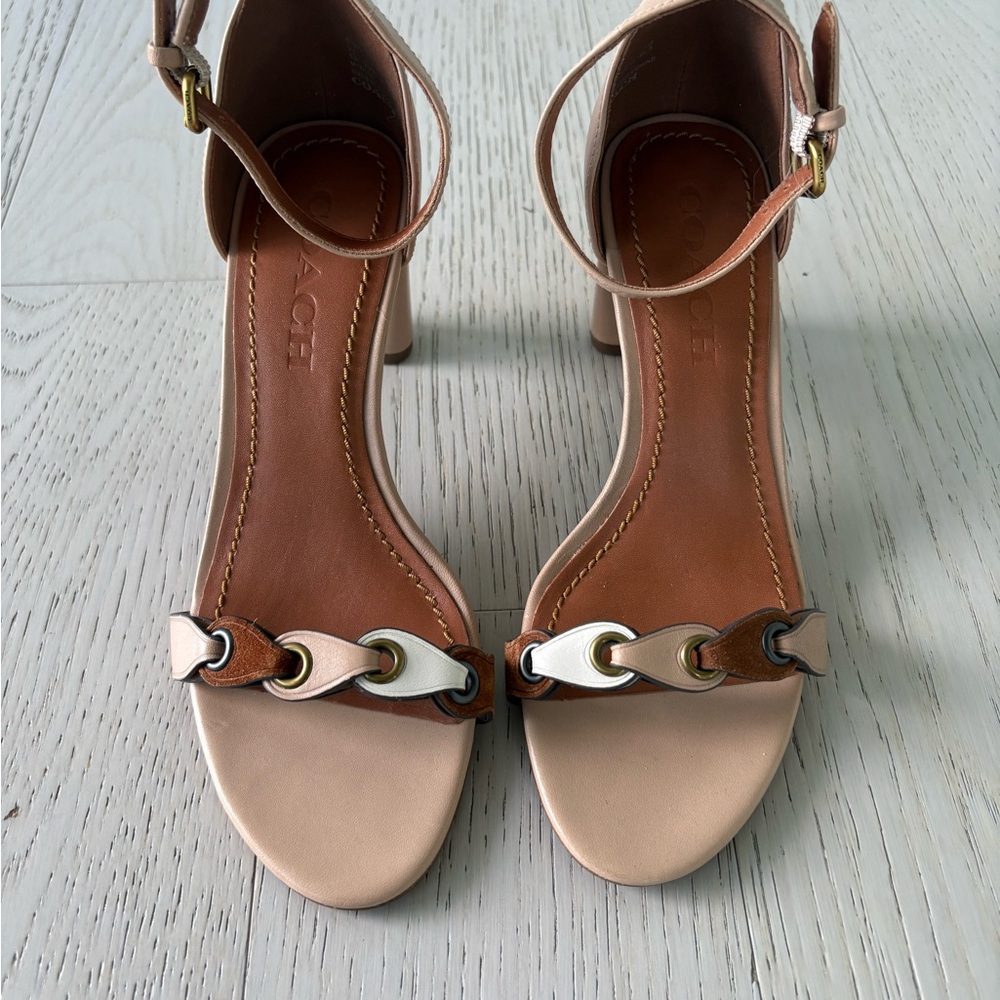 Coach Women's Beige and Brown Heels